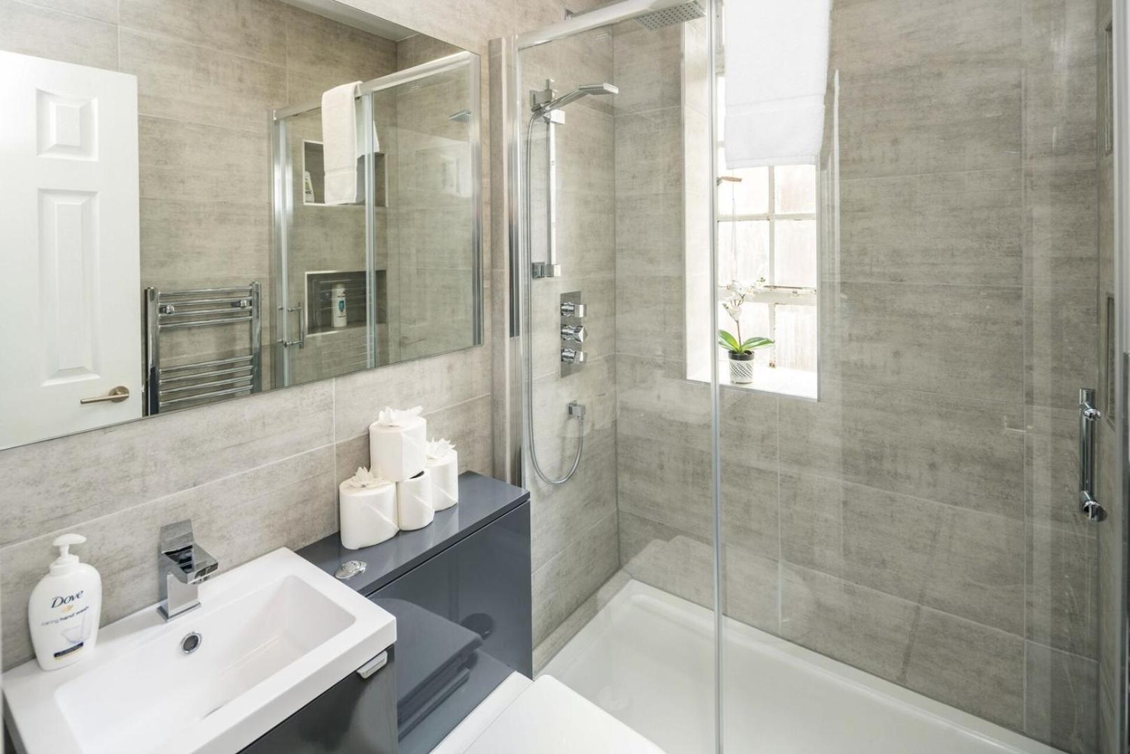 New Sleek & Modern Studio In The Heart Of Chelsea 런던 외부 사진
